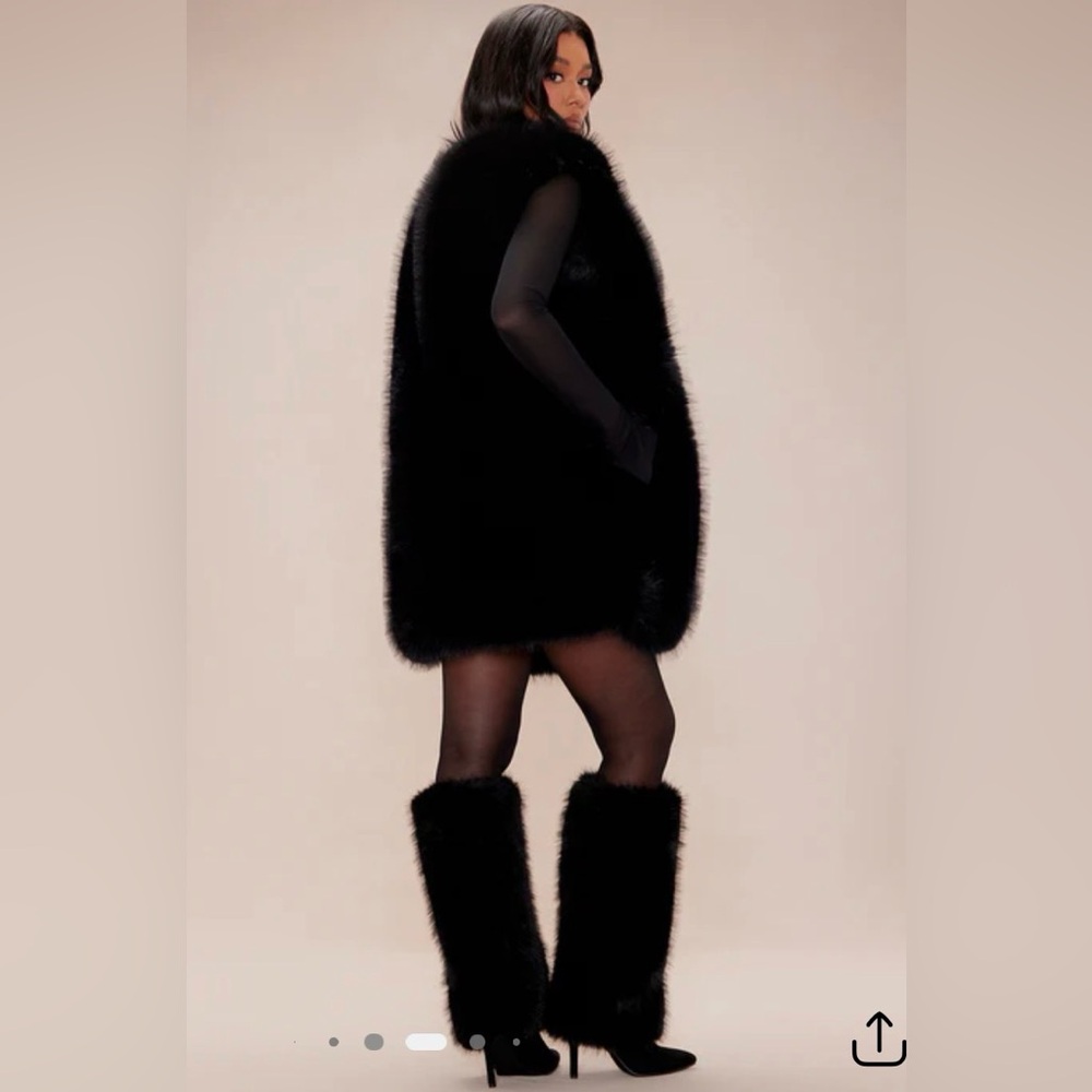 Fashion Nova Denver Black Faux Fur Vest. Perfect for layering. NWT!!! - Picture 4 of 4